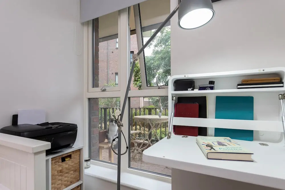 2 Bedroom East London Flat
