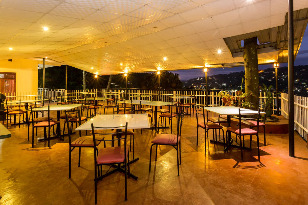Tamarind Tree Inn.