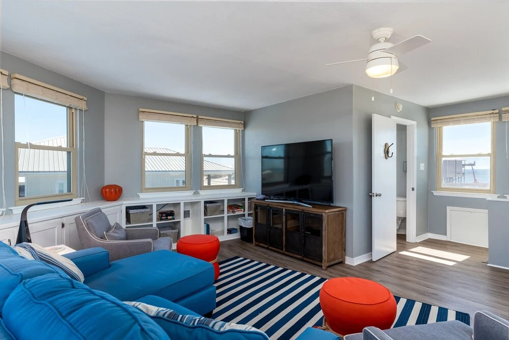 At Last! - Private Bay Beach! Unique Octagonal House Offers Views From Nearly Every Room. Enjoy The Lovely Wrap Around Porch. 3 Bedroom Home by Redawning