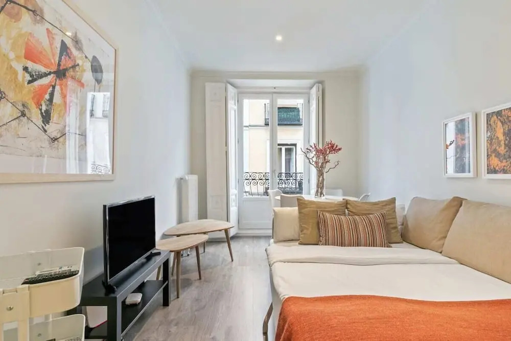 Bright Cosy One-Bedroom Apartment in Centro, Madrid