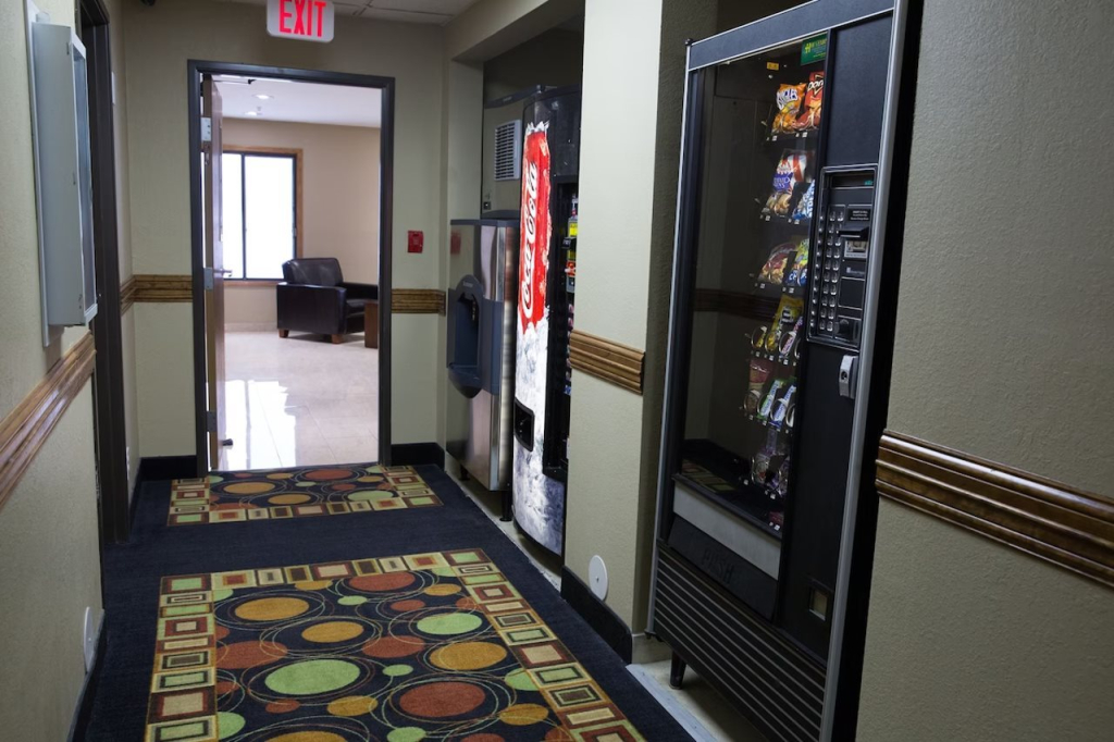 Econo Lodge Canton North