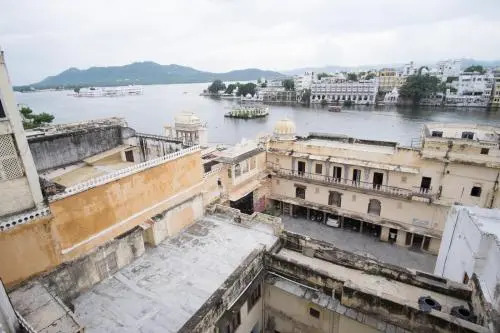 OYO Home 10102 Heritage Near Gangaur Ghat