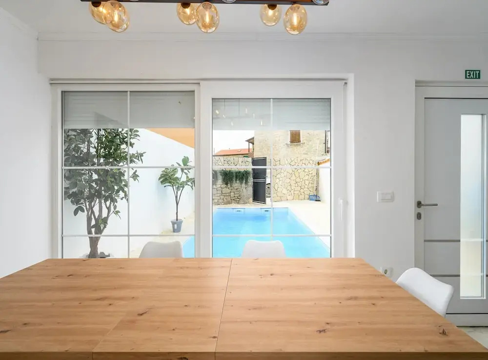 Villa in Pore with Private Pool and Beach