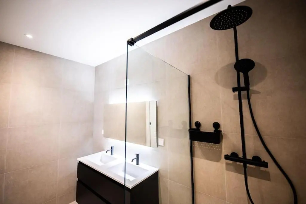 Amazing 1 Bedroom Serviced Apartment 53m2 -NB304A-