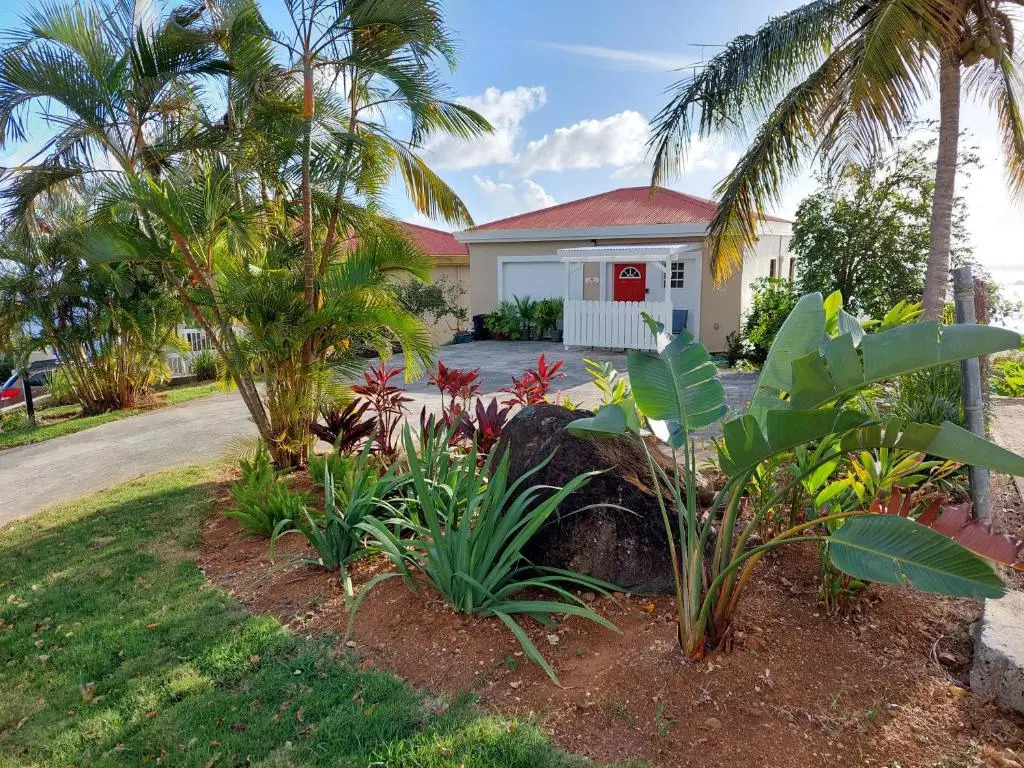 Passion Fruit, Apartment for work or getaway