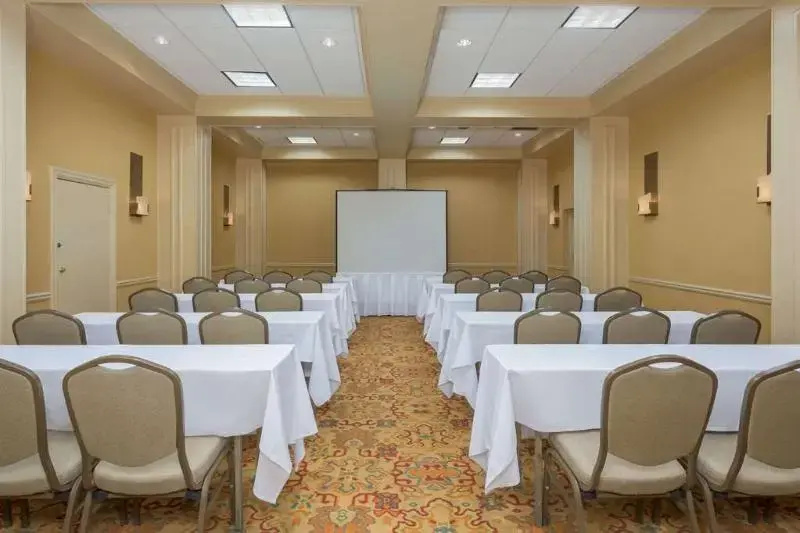 Phoenix Place Hotel & Suites