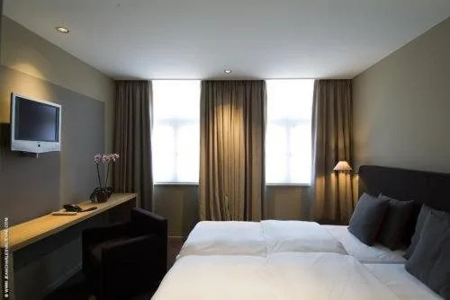 Pol Hotel