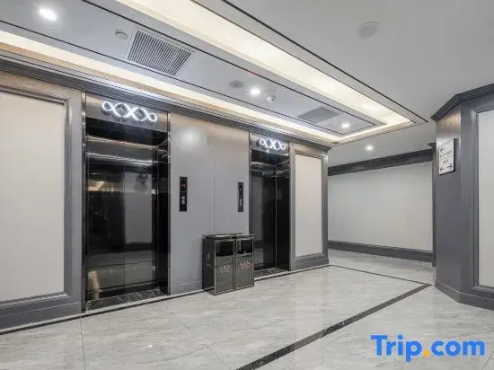 Xana Hotelle Hotel (Guangzhou Wanda Plaza Feixiang Park Subway Station)