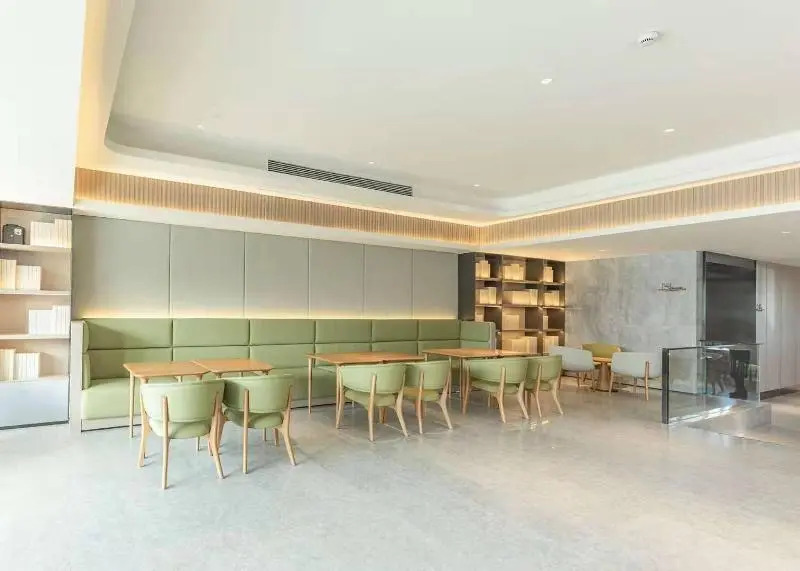 Ji Hotel (Shanghai University, Yecheng Road)