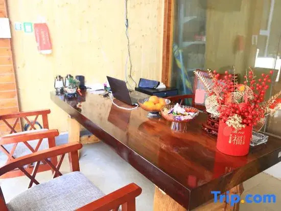 Half Moon Bay Inn (Lijiang Sanyi International Airport Store)