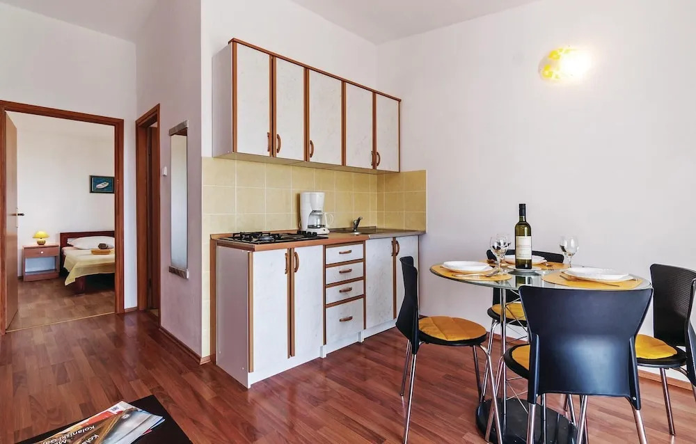 Amazing Home in Mandre With Wifi and 1 Bedrooms