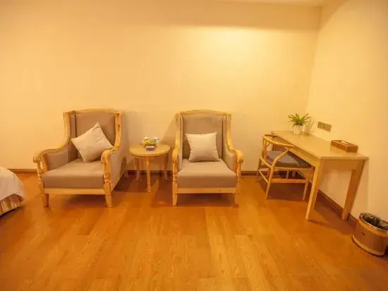 Weifang Silk Road Hotel (Songpan Passenger Transport Center)