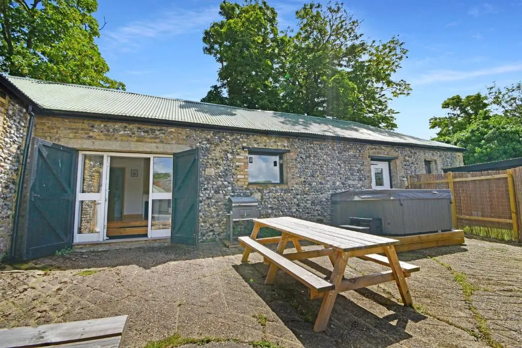 5 Bed Barn Conversion - with private hot tub