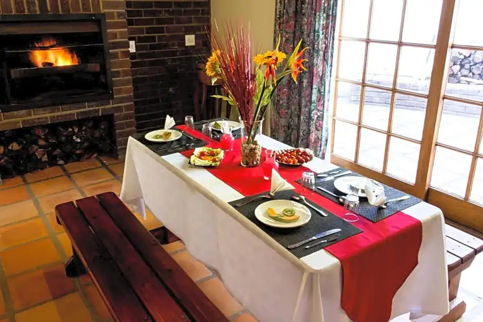 Maclear Manor