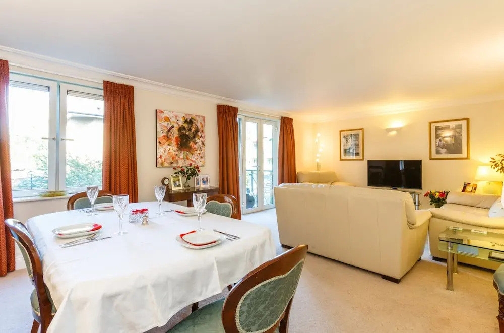 Central Flat With Garden View Ideal for Couples