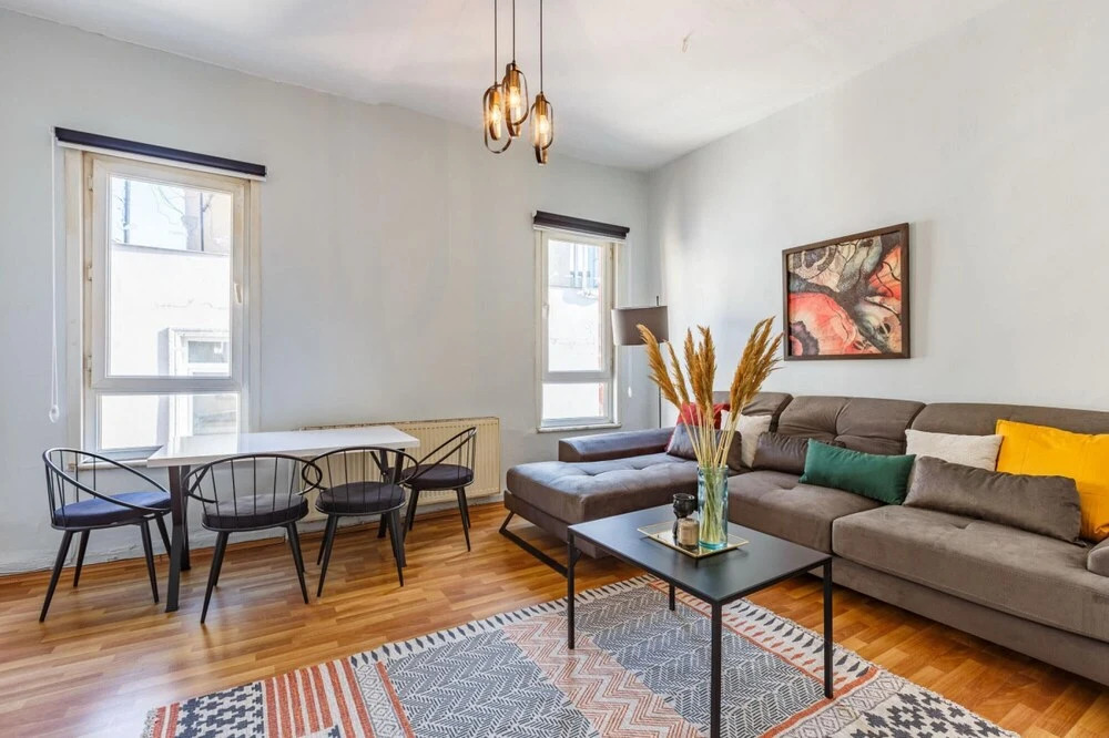 Flat Within Walking Distance to Istiklal Street