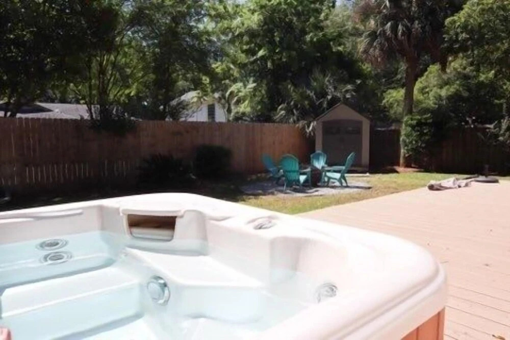 Beach Blossom - Bright, Updated Unit with Hot Tub on Patio by RedAwning