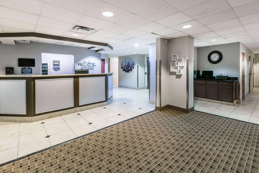 Microtel Inn and Suites Lafayette