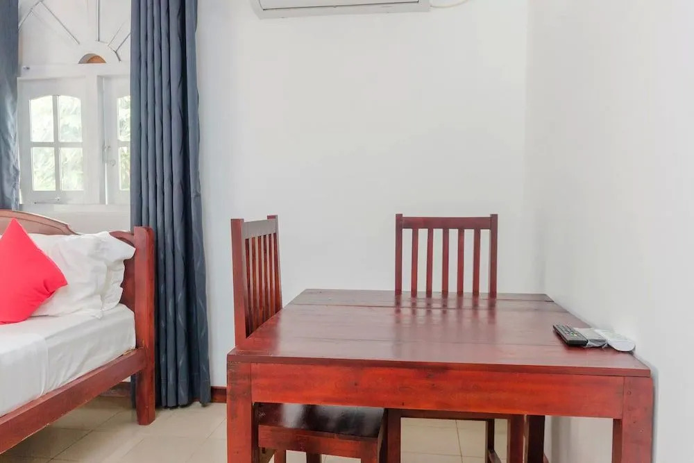 OYO 385 Sanri Villa Negombo