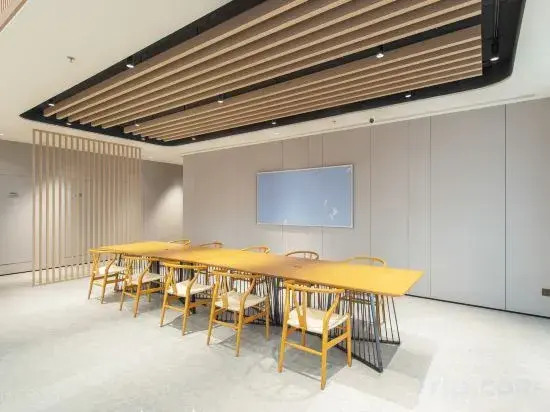 JI Hotel (Qingyang Huifeng Shang Yuan)