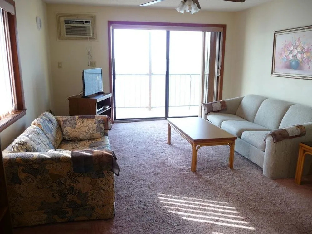 Shoals 7 - 2 Br Condo