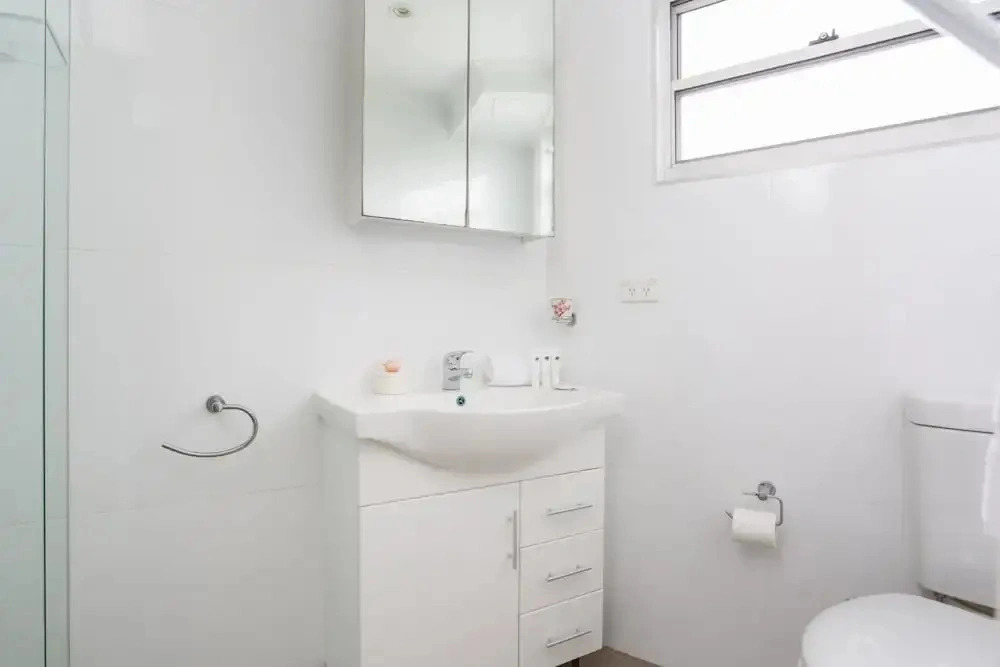 Bronte Beach Coastal Apartment With Ocean View