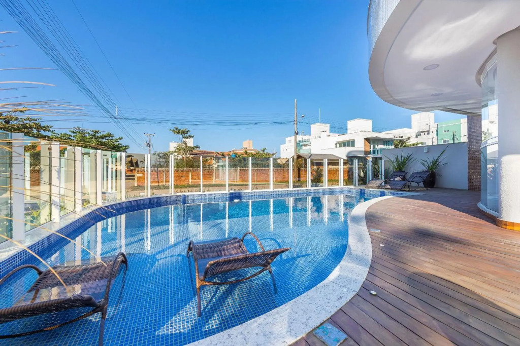 Puntarenas 303 - Excelente cobertura duplex 3 suítes - Finamente mobiliada e decorada - À poucos metros da praia