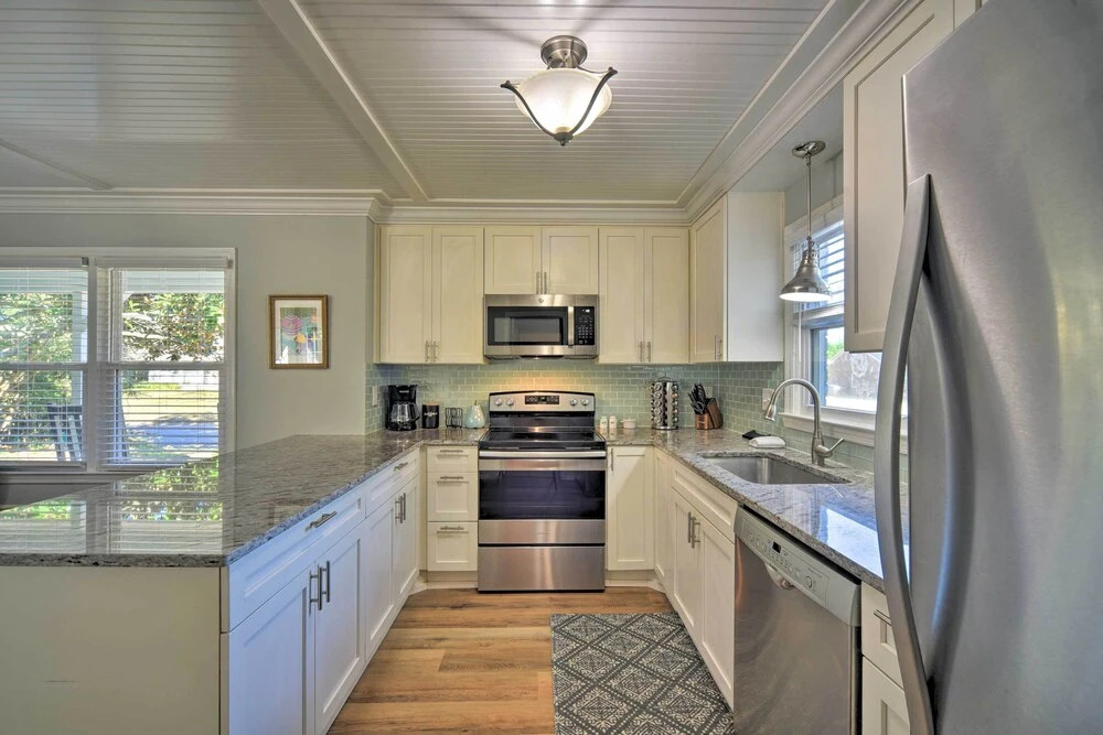 Charming House w/ Patio, 3 1/2 Mi to Beach!