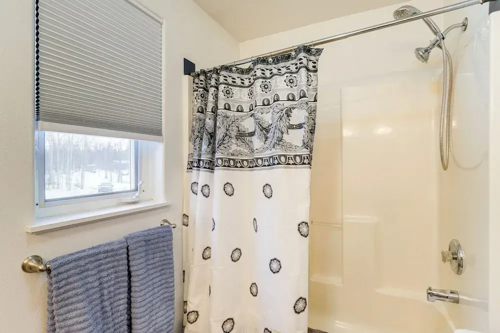 Spacious Wasilla Home ~ 1 Mi to Boat Launch!