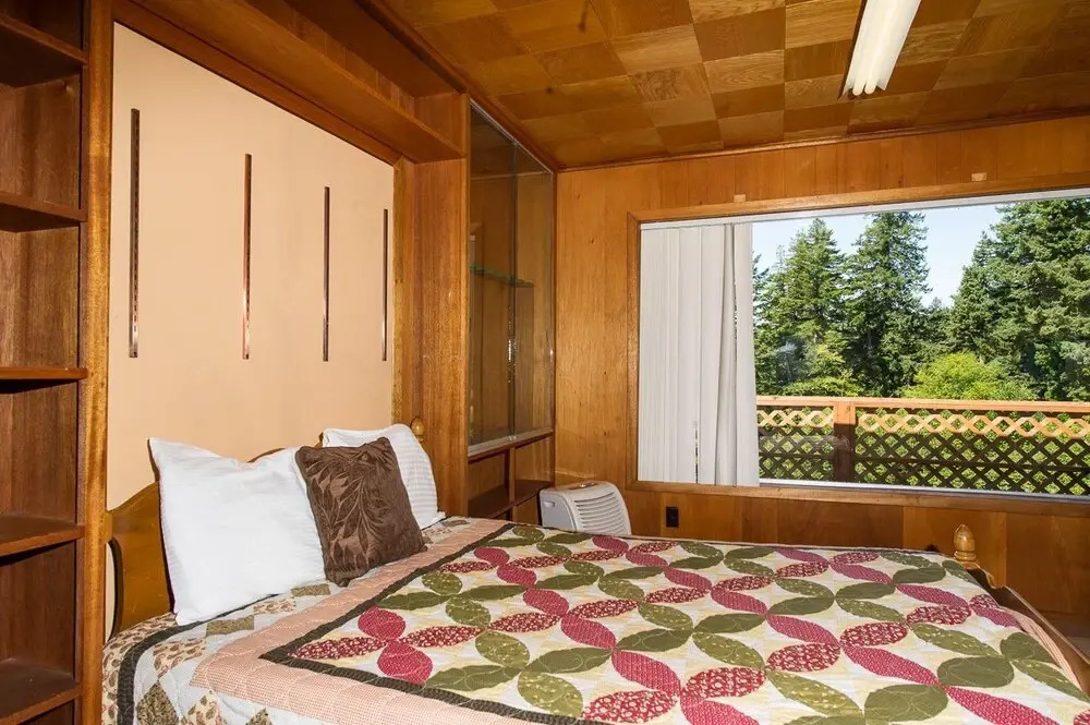Bay View Retreat for 21 Guests 5 Br home by RedAwning