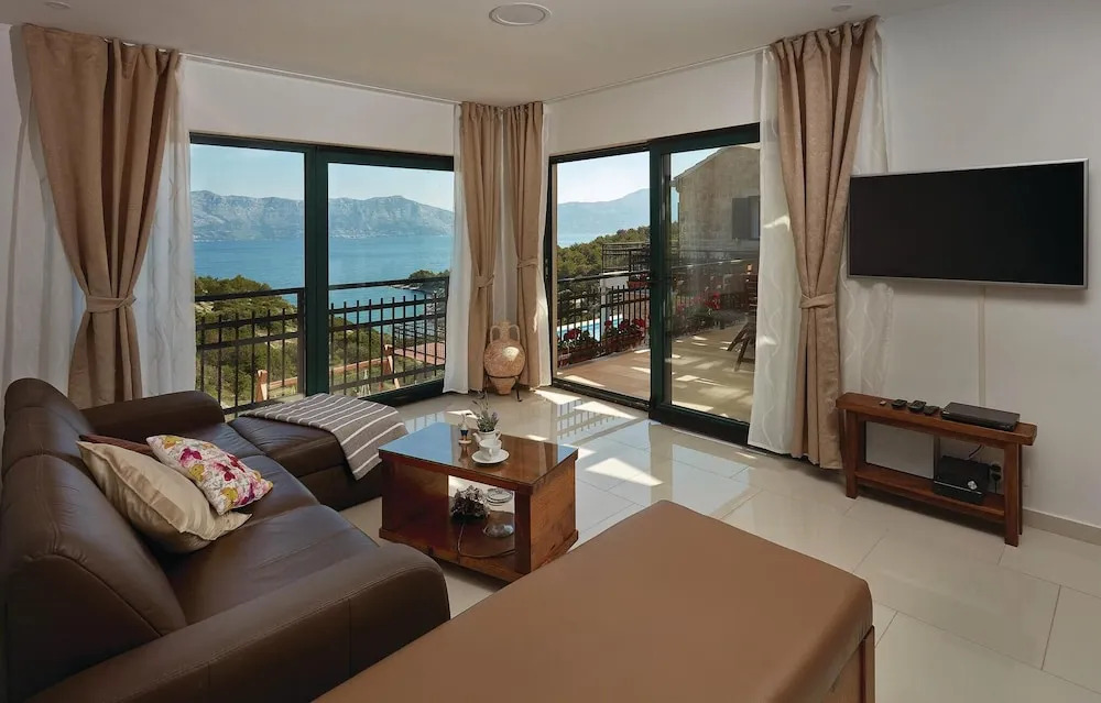 Stunning Home in Povlja With 4 Bedrooms, Wifi and Outdoor Swimming Pool
