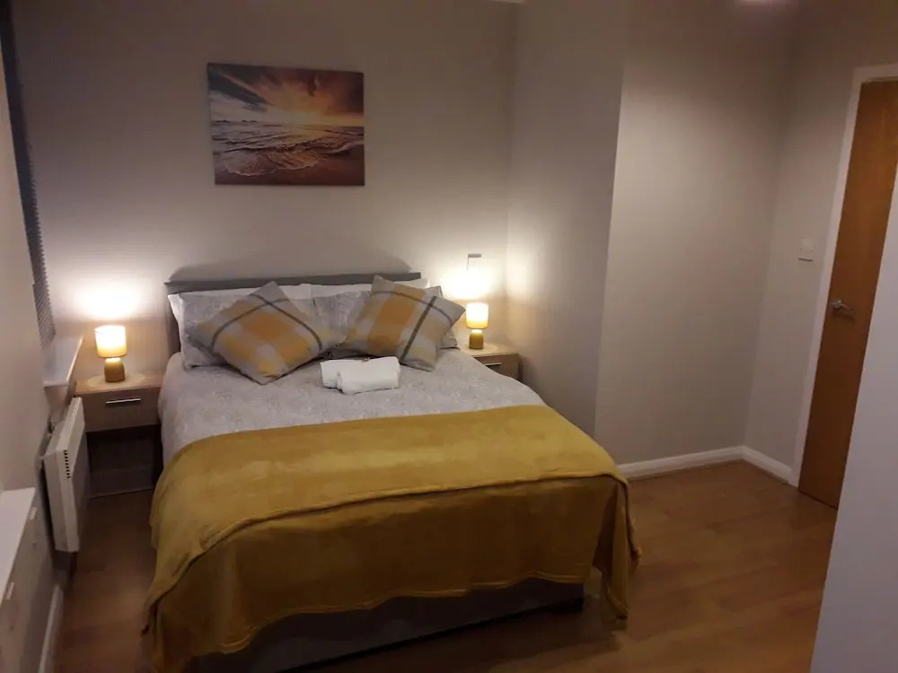 Luxury and Stylish 2 bedroom Apartment with en-suite