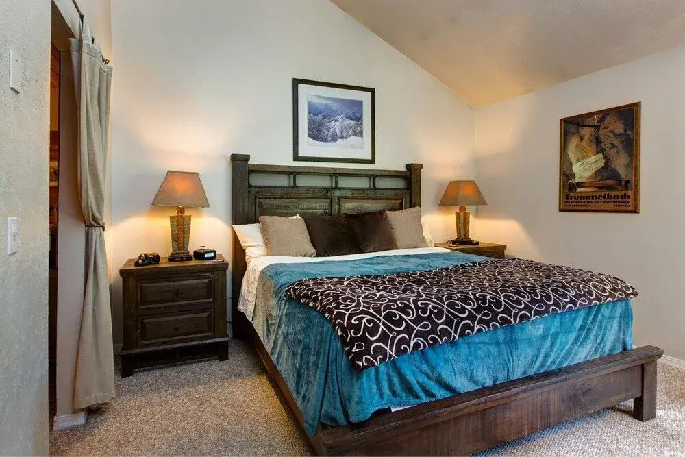 3BR Park City Condo Steps from the Lift by RedAwning