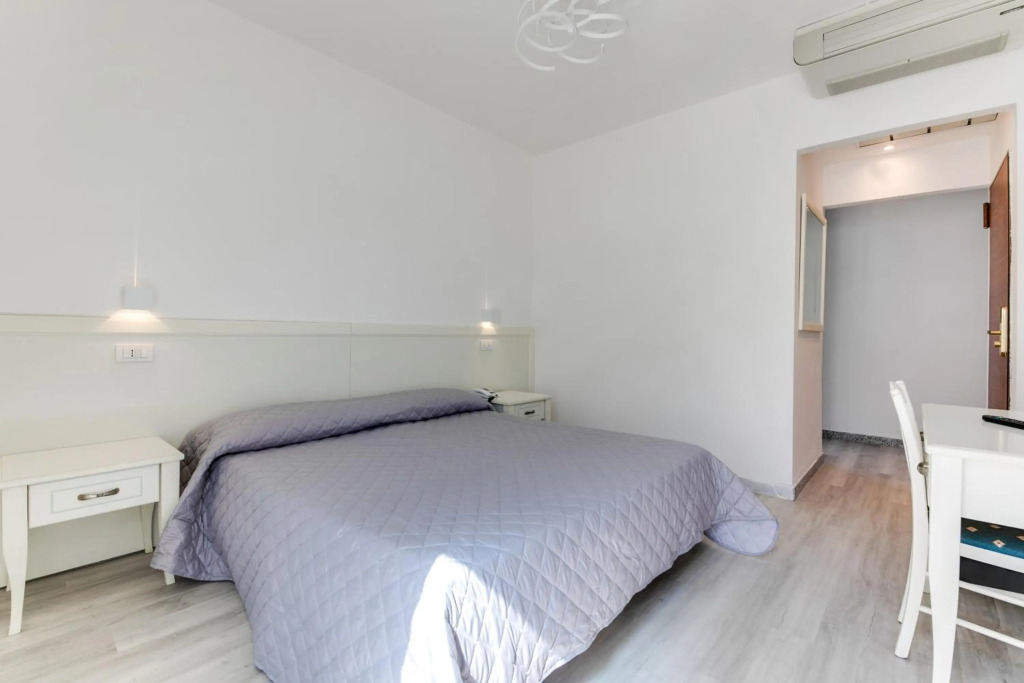 MARITTIMO Riccione - Hotel Clipper FRONTE MARE