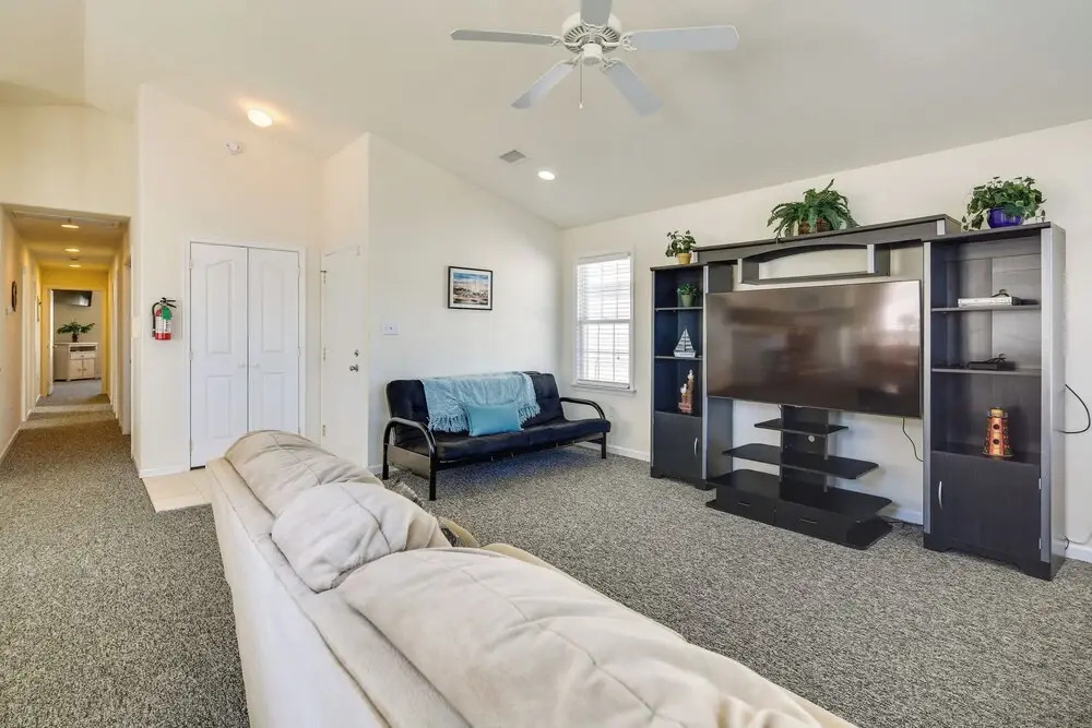 Half-mi to Wildwood Boardwalk: Family-friendly Apt