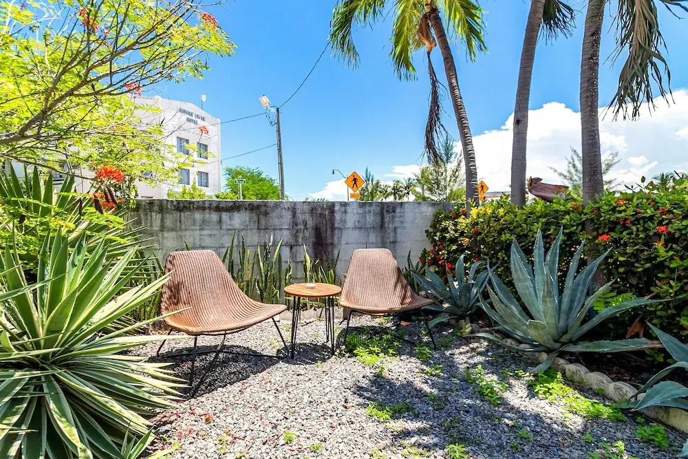 2 Bedroom/2 Bathroom Townhouse with Hottub