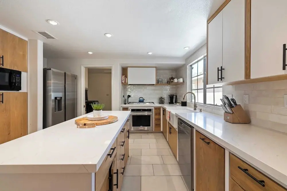 Luxury Oasis w/ Pool + Hot Tub, Fire Pit, Games & Big Yard Larrea by Avantstay