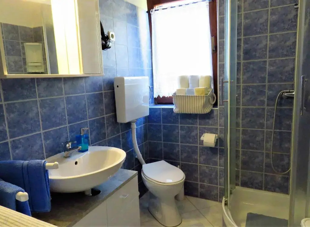 Apartment by the sea and With Beautiful View, 2 Bedrooms, 4 Persons