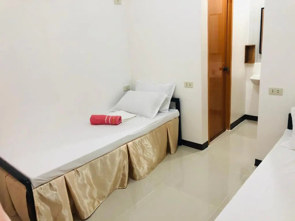 LR Hostel and Cafe