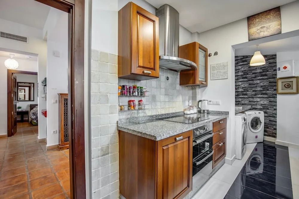 Luxurious Villa in Baños y Mendigo, Spain - Perfect for Families and Groups