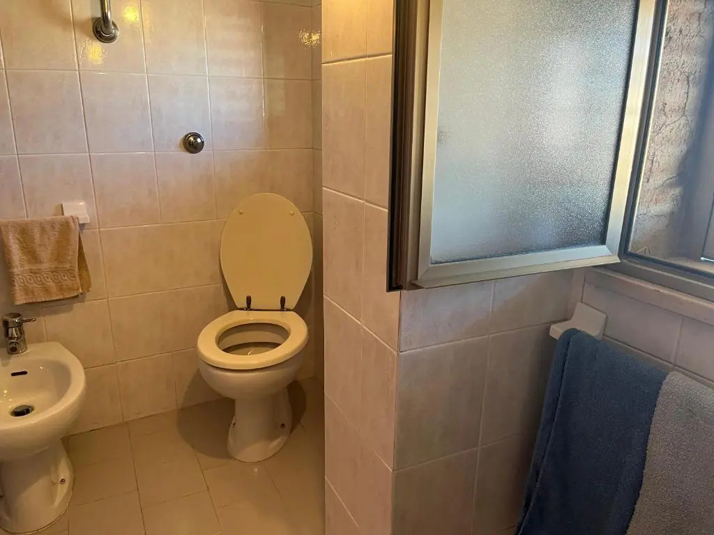 Spaziosa casa indipendente, vista mare, in centro su corso Garibaldi