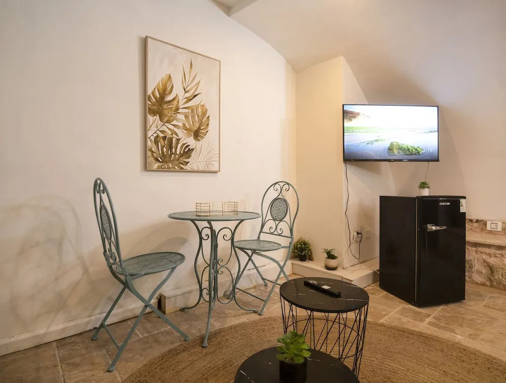 Tish ApartHotel