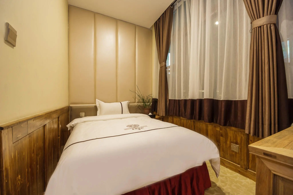 Qingcheng Elegant Hotel