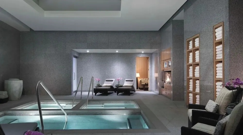Premium Suite w/balcony at The Signature
