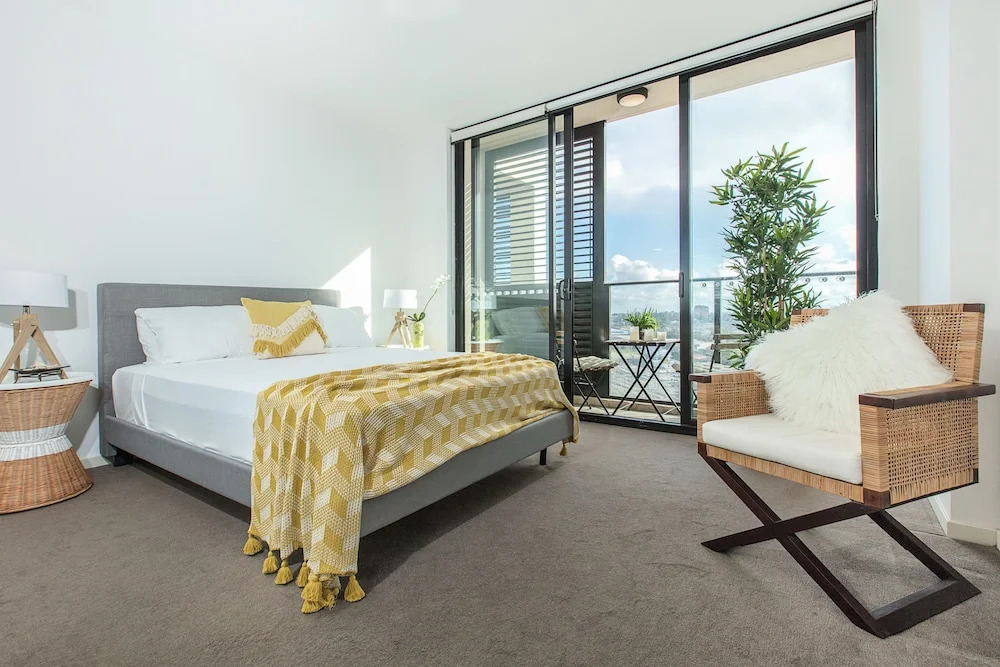 Redfern One Bedroom Apartment with Views