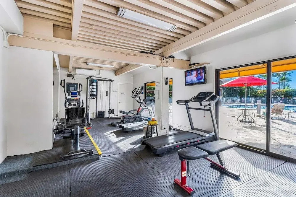 Kamaole Sands 3-308, Premier Location, Renovated, Large Lanai, Wi-fi, Split AC!