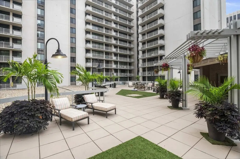 DC Airport Metroline Apartments