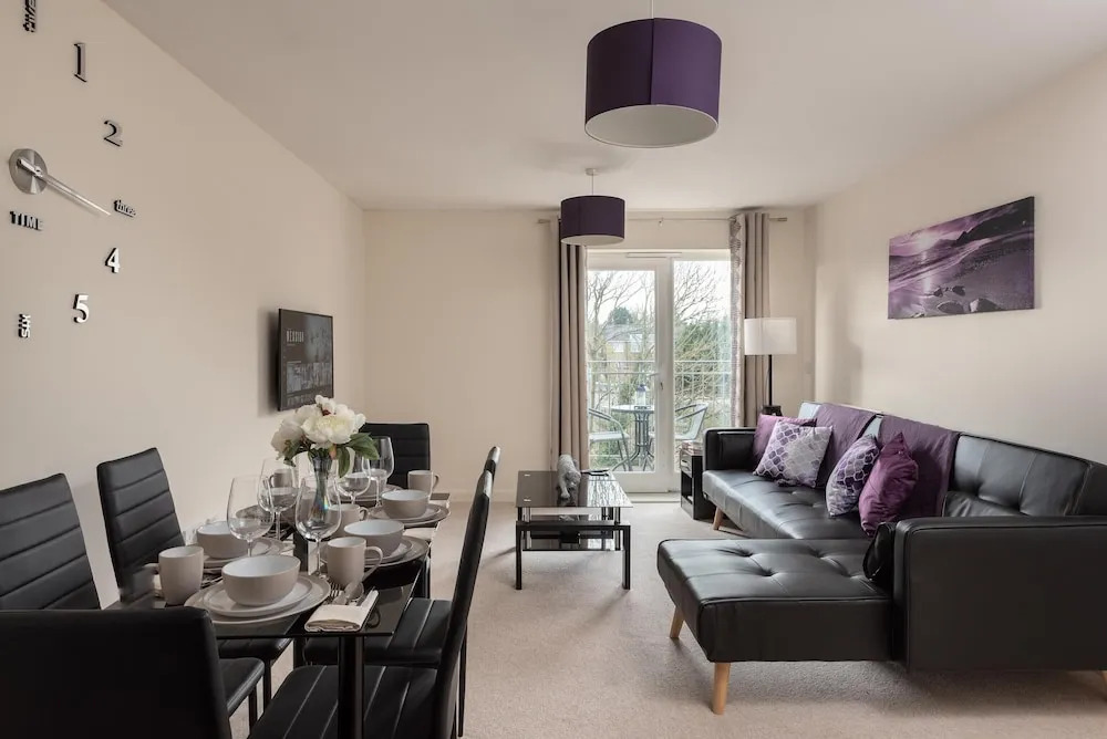 Luxury 2 Bed Flat by the Canal