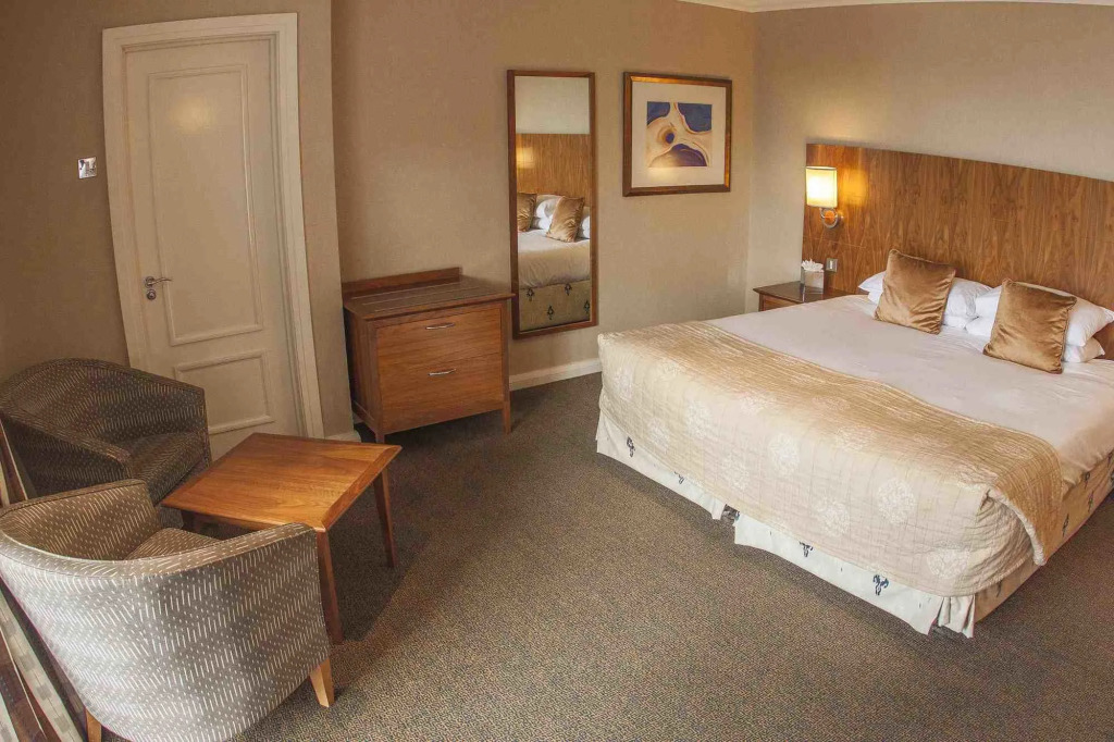 Harbour Heights Hotel