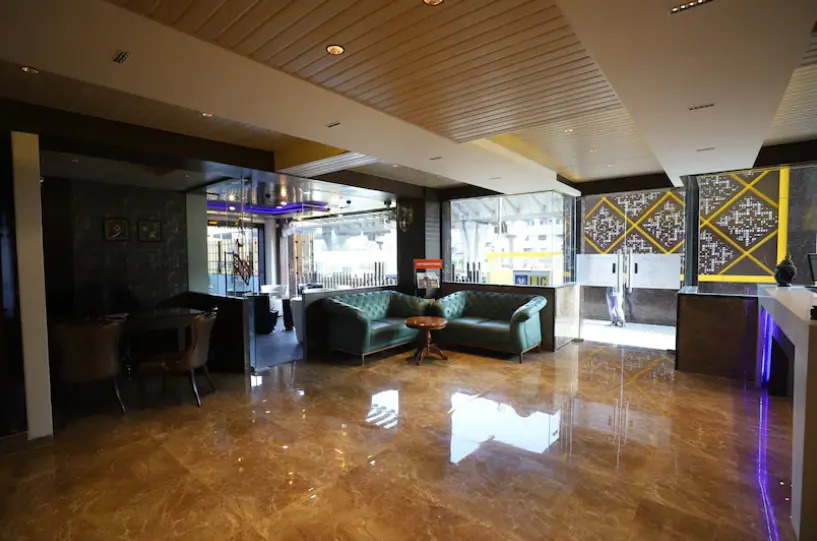 Hotel Seven Sky